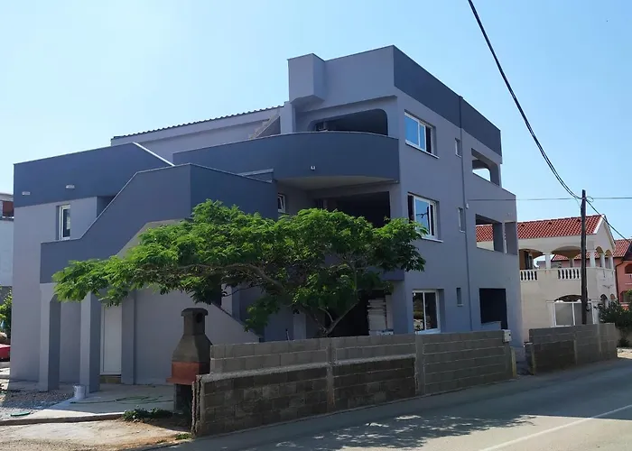 New Vir, 200m From Appartement