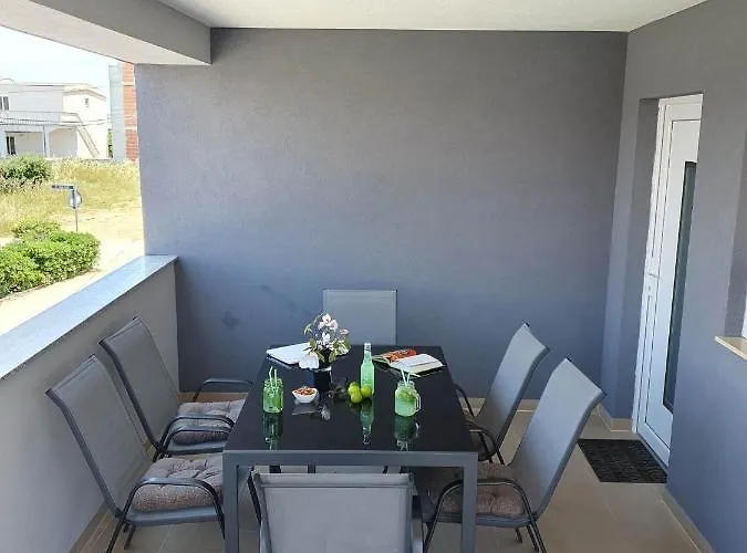 New Vir, 200m From *