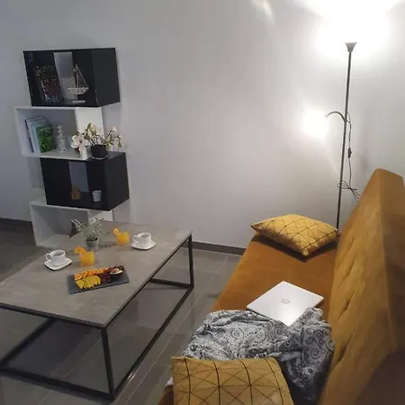 Apartment New Vir, 200m From Beach *