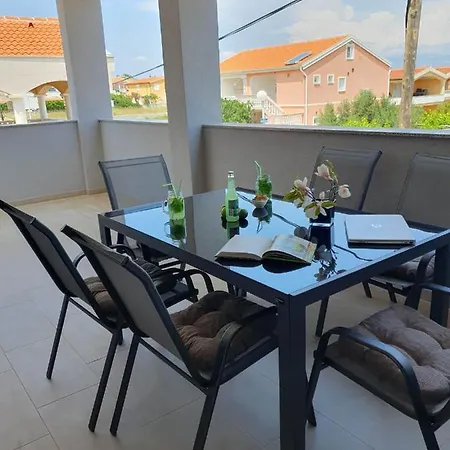 New Vir, 200m From Beach Apartment *